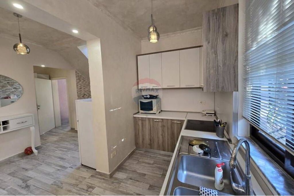 Villa su Tre Piani in Vendita a Golem