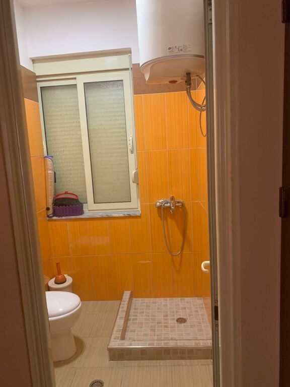 jepet me qera apartament 2+1+Ballkon Kati 2, 130 m² 450 € (FRESKU)