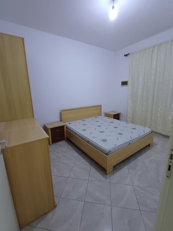 APPARTAMENTO 1+1. 28000 LEKE.VIA 5 MAGGIO.STANZA BAR