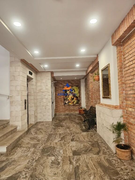 UFFICIO IN AFFITTO 74M2 "VIA THEMISTOKLI GERMENJI, CENTRO" 1200 EURO
