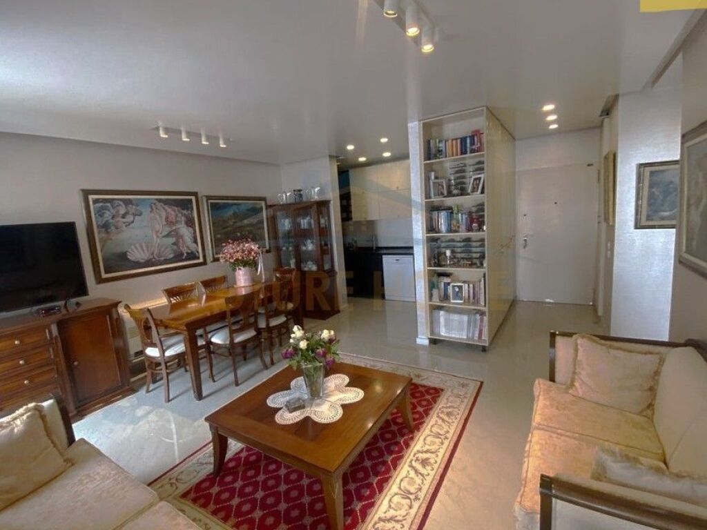 Shitet, Apartament 3+1, Kompleksi "Kontakt", 21 Dhjetori