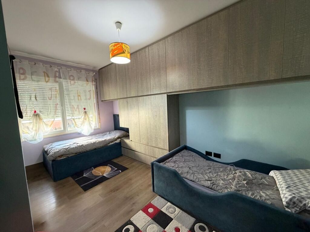 Apartament 2+ 1 ne shitje , Komuna Parisit