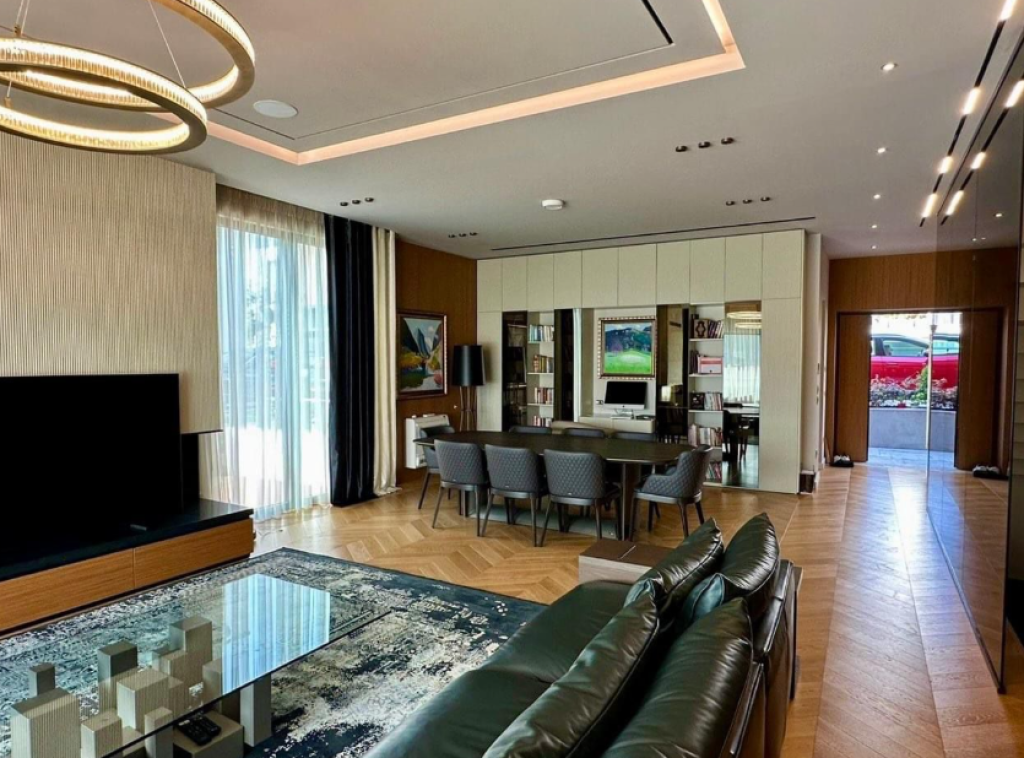 🏡 Villa su 3 Piani in Vendita – Mandarin Residence