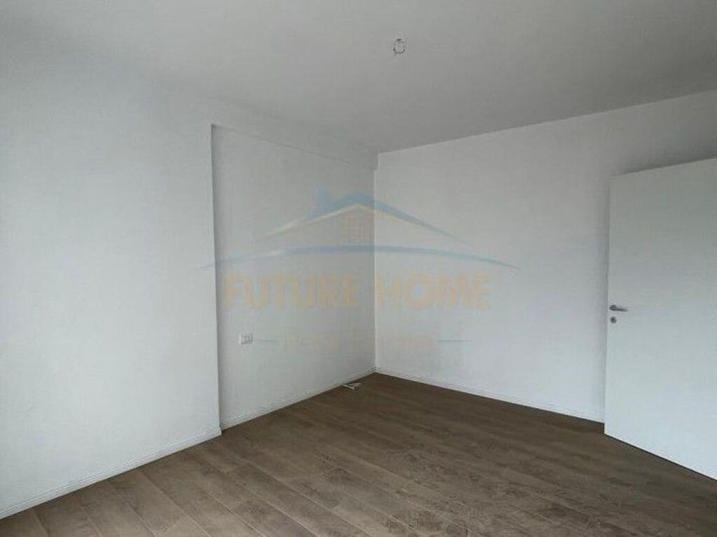 Shitet, Apartament 2+1+2, Rruga Jordan Misja, Tirane