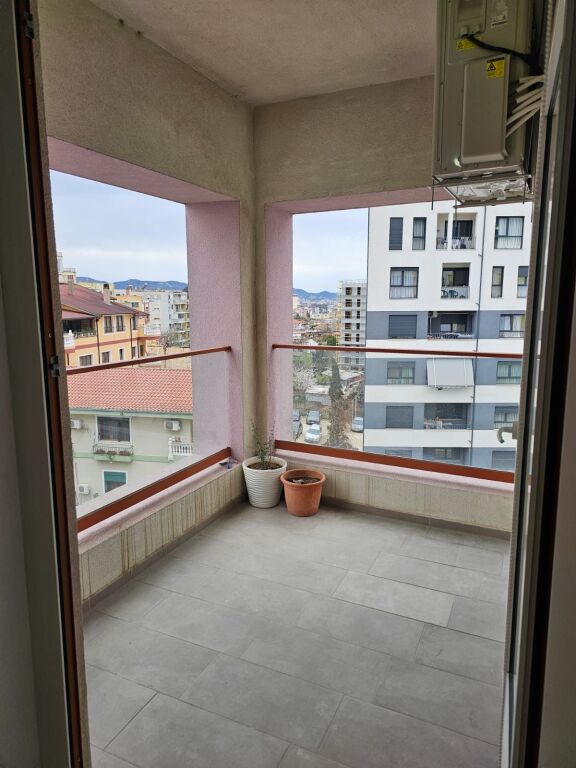 Appartamento 2+1+parcheggio in affitto a Mangalem in Ali Dem