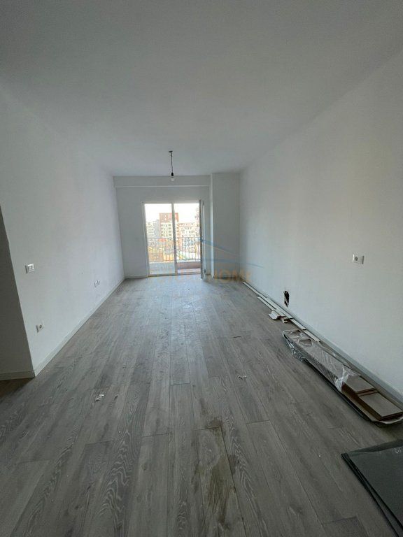 For sale, 2+1 Apartment, Aura Complex, Tirana.