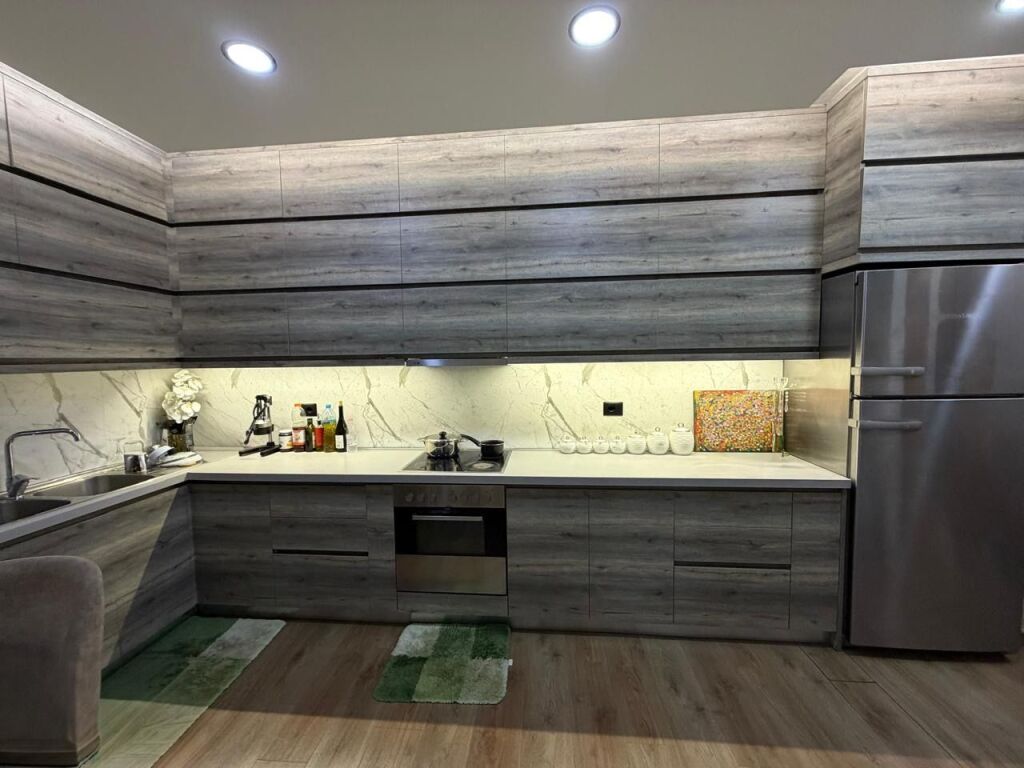 Apartment 2+1 for sale in Komuna e Parisit