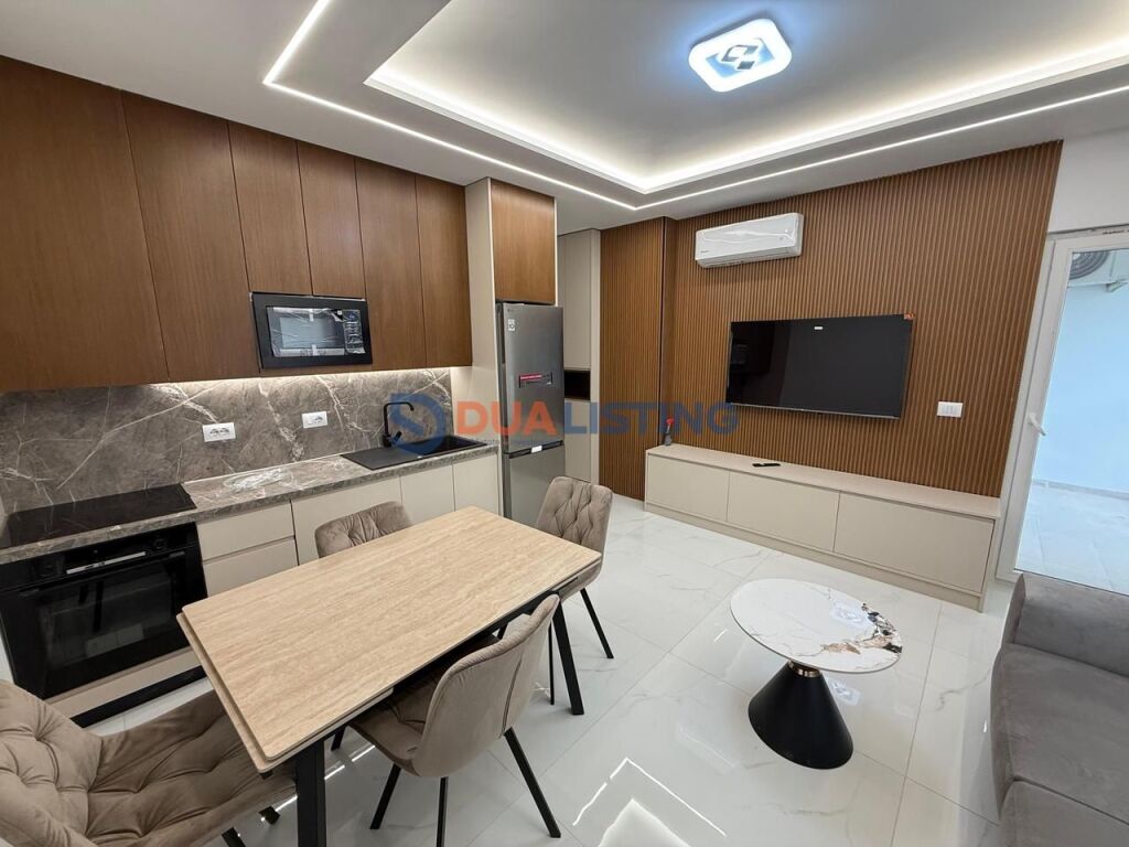 Qera Apartament 1+1 + 🅿️ në Zogu i Zi