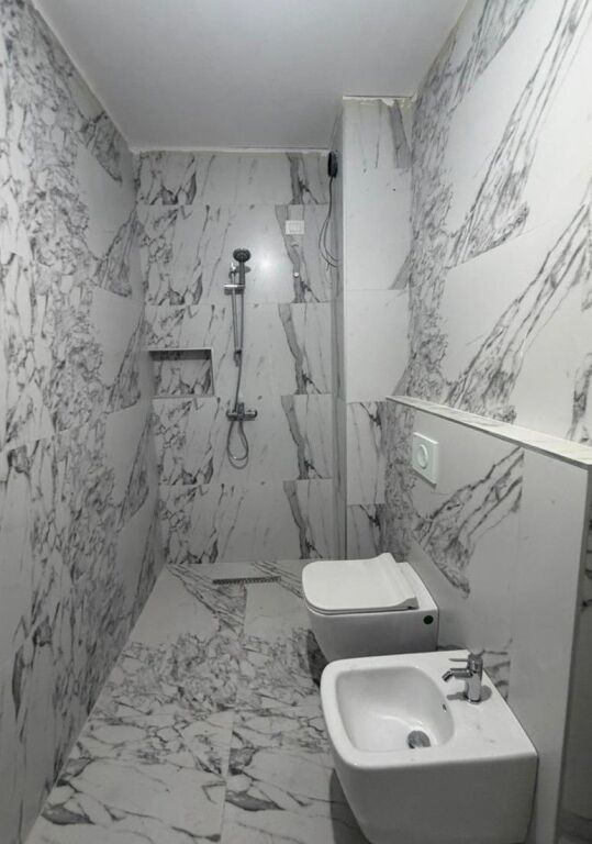 Komuna e Parisit apartament 2+1+2