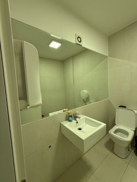 ✨ SHITET APARTAMENT ME VERANDË – BLLOK, TIRANË ✨