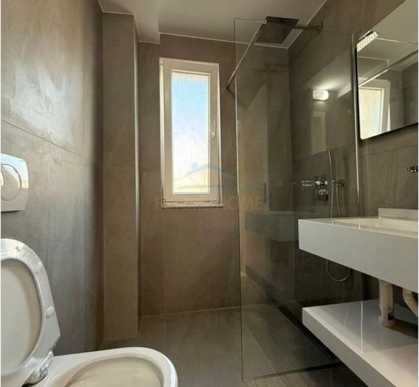 In vendita, Appartamento 1+1, Via Siri Kodra, Tirana