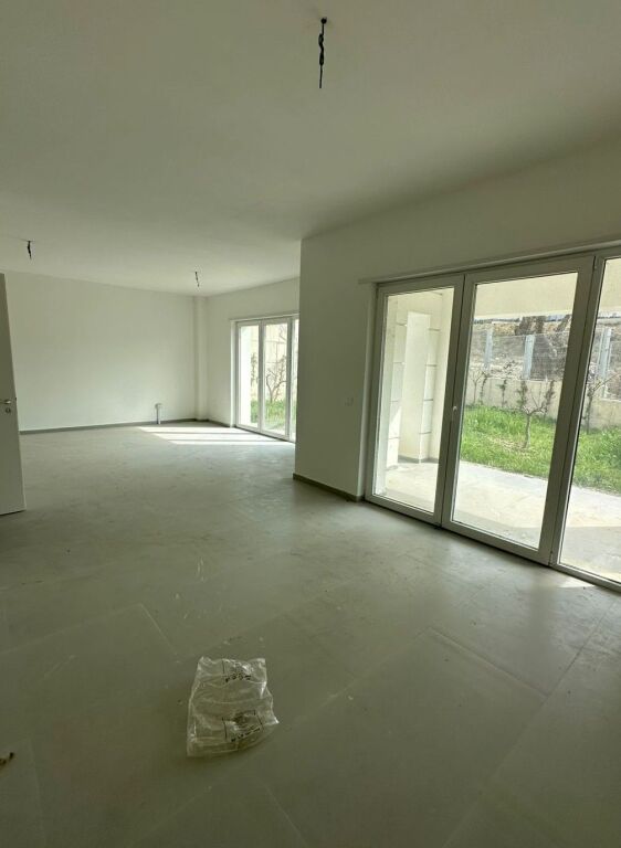 🏡 Villa su 3 Piani in Vendita – Collina Verde, vicino a TEG