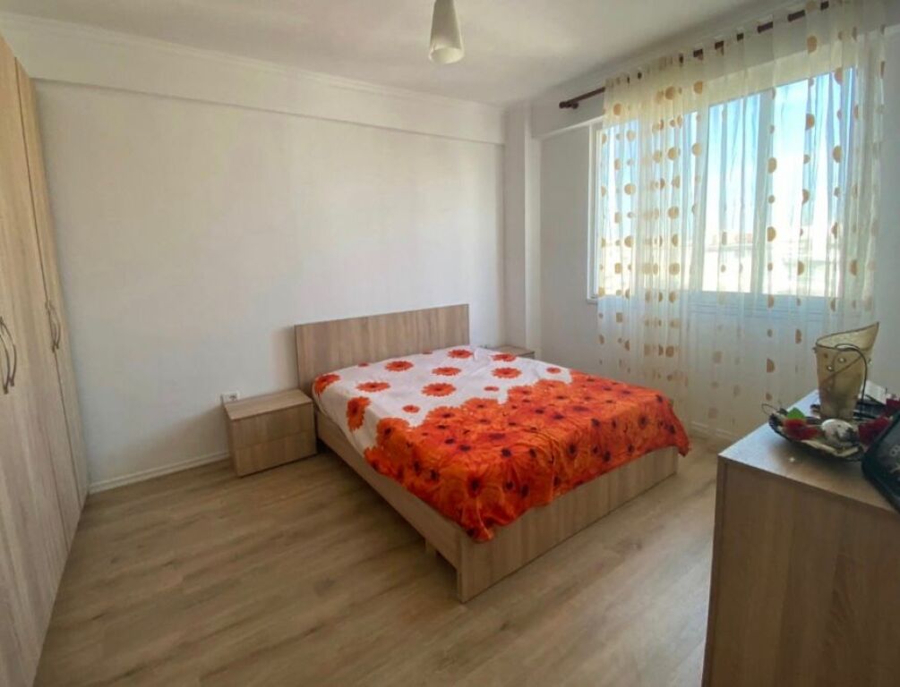 Jepet apartament me qera tek Pallatet Fratari