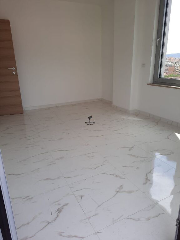 OFFICE FOR RENT 67M2 DINAMO STADIUM 70,000 LEKE FH-65156