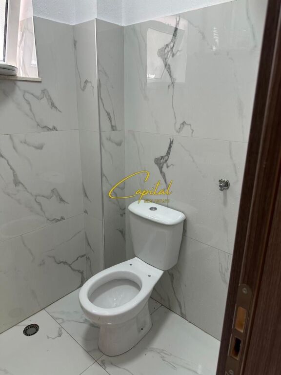 NEGOZIO IN AFFITTO 31 M2 AMBASCIATA AMERICANA 400 EURO