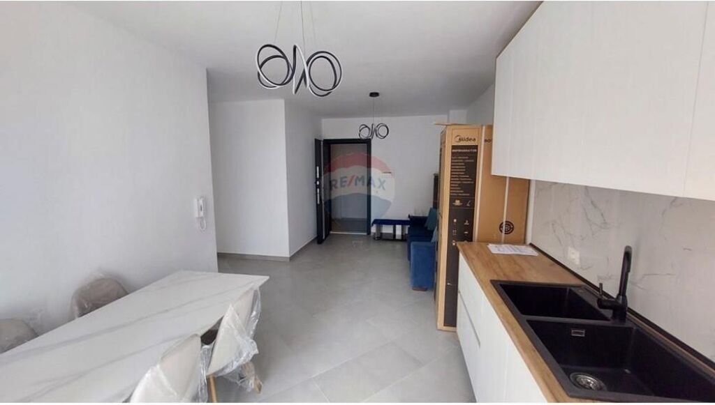1+1 apartment for rent on Dibra Street