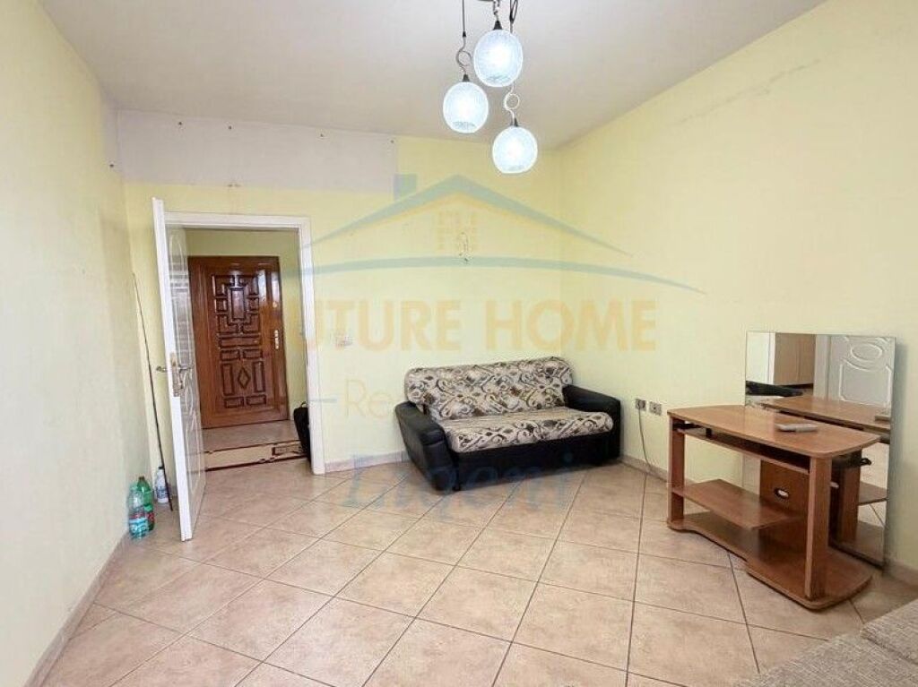Shitet, Apartament 2+1, Pazari i Ri, Tiranë