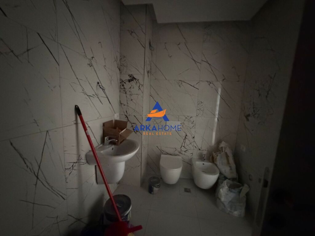 IN VENDITA APPARTAMENTO 1+1+BALCONE "KMY, YZBERISHT" 115000 EURO