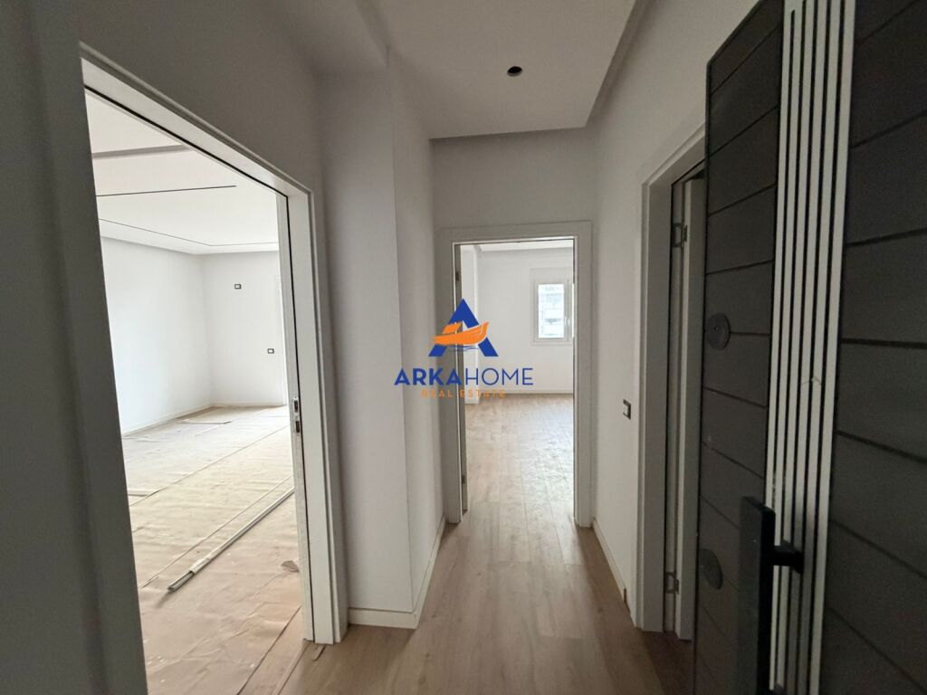 IN VENDITA APPARTAMENTO 1+1+BALCONE "KMY, YZBERISHT" 115000 EURO