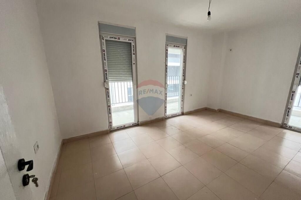 3+1 apartment for sale on 5 Maji Street, Tirana