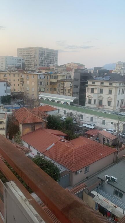 Appartamento 1+1, Balcone, Via Durazzo, a 945 m dal centro.