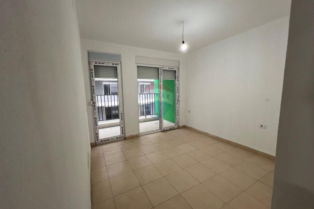 3+1 apartment for sale on 5 Maji Street, Tirana