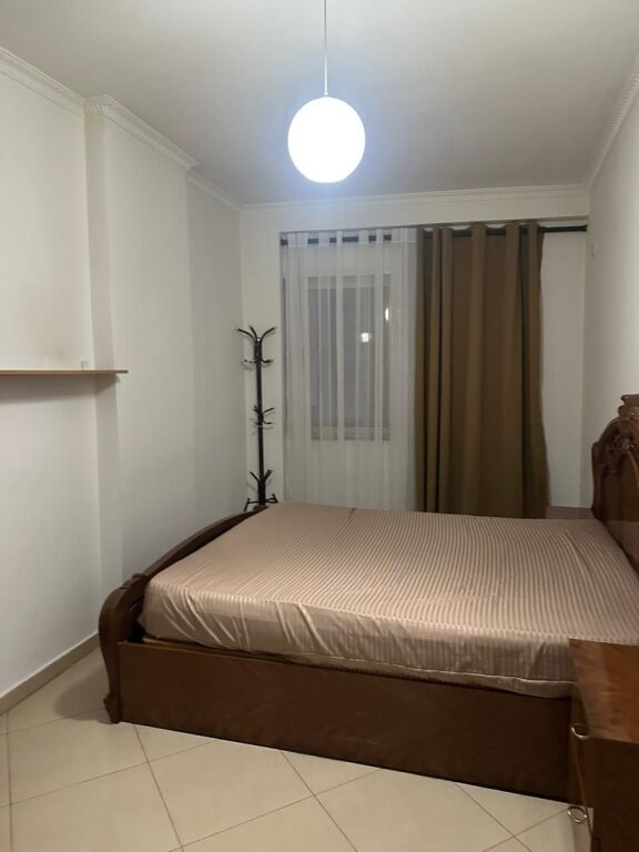 Apartament 2+1, Astir!