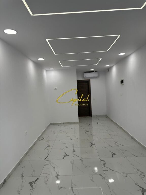 NEGOZIO IN AFFITTO 31 M2 AMBASCIATA AMERICANA 400 EURO