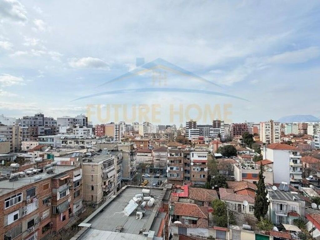 Shitet, Apartament 2+1, Pazari i Ri, Tiranë