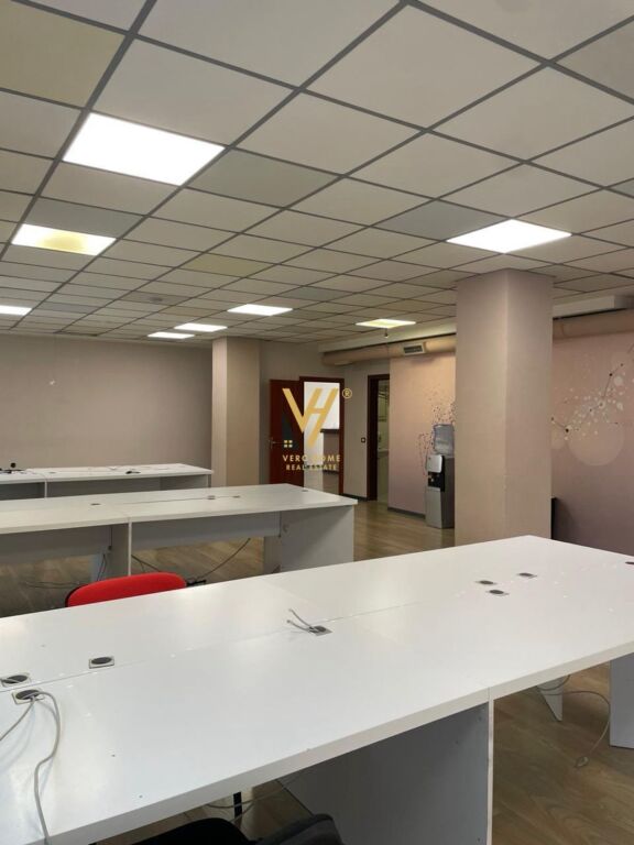 UFFICIO 307 M2 IN AFFITTO IN VIA ABDULLA KETA, CENTRO 3.400 EURO