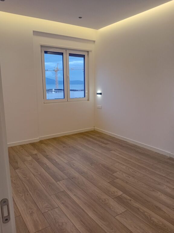 Shitet apartament