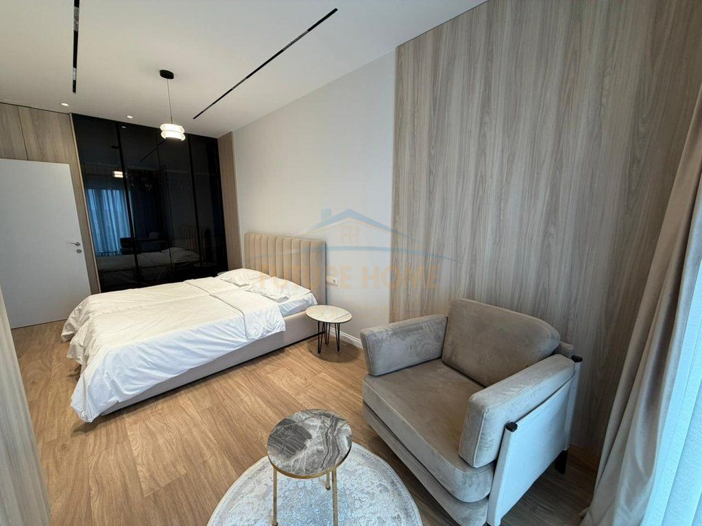 Qira, Apartament 1+1+Post Parkimi, Rruga e Barrikadave, Tiranë.