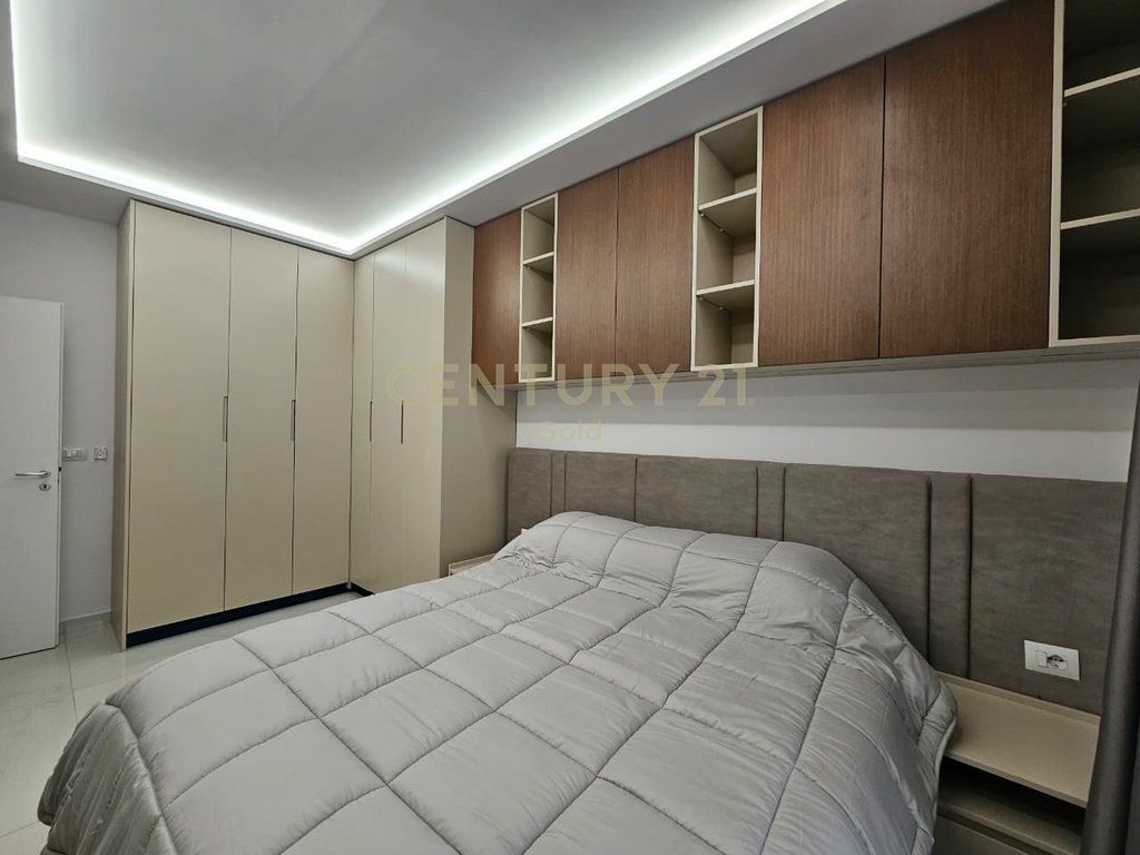 JAPIM ME QIRA APARTAMENT 1+1+POST PARKIMI!