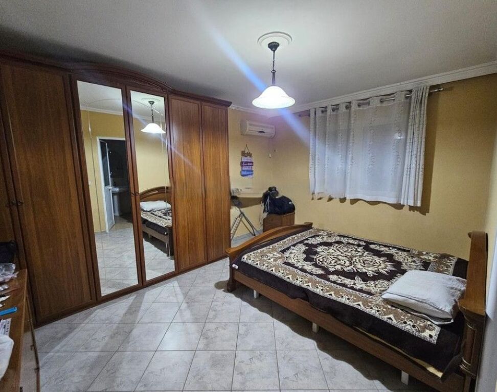MIHAL GRAMENO, VENDIAMO APPARTAMENTO 2+1+2 CON CUCINA SEPARATA
