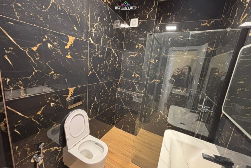 Appartamento In Affitto 2+1 Vicino Al Giardino Botanico ( ID B2201806) Tirana