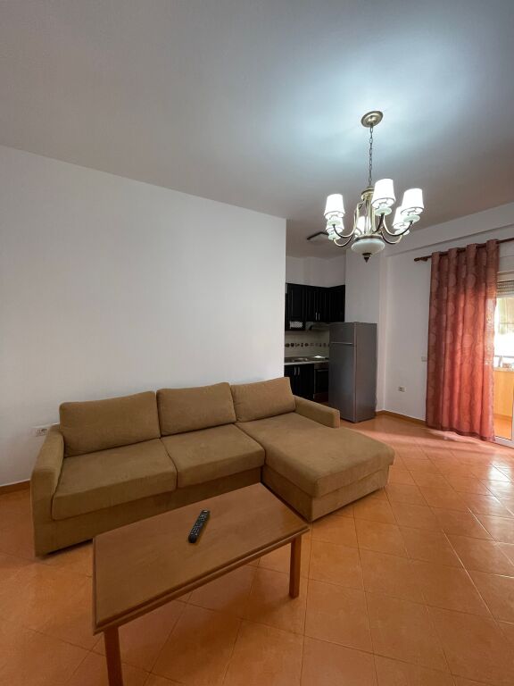 1+1 in affitto in Via Elbasanit