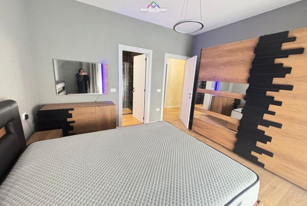 Appartamento In Affitto 2+1 Vicino Al Giardino Botanico ( ID B2201806) Tirana