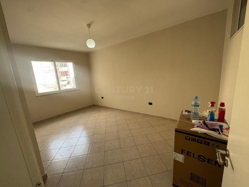2+1 Apartment for Rent in Kthesa e Kamzës!