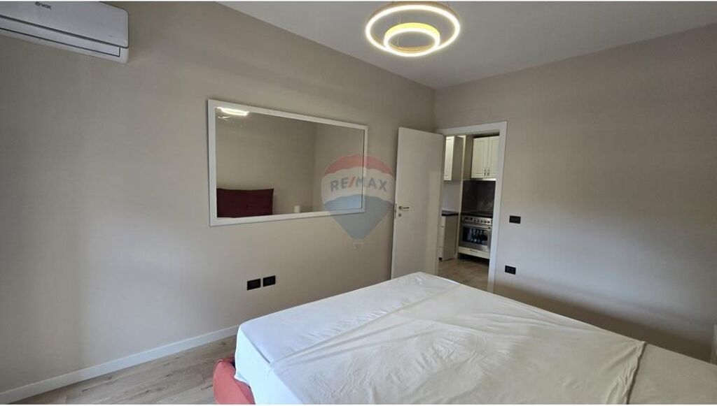 Appartamento 2 +1+2 in Piazza Skenderbej