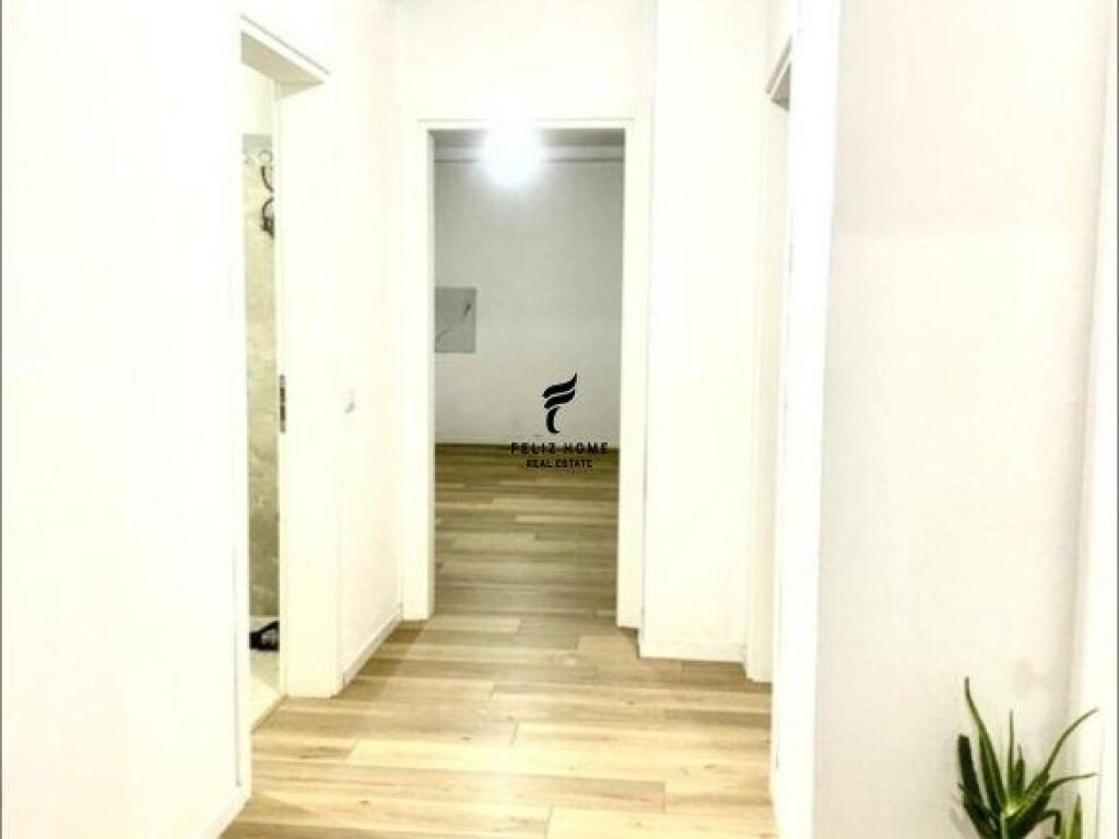 ZYRE ME QERA 88 M2 RRUGA E DIBRES 50.000 LEKE FH-65233