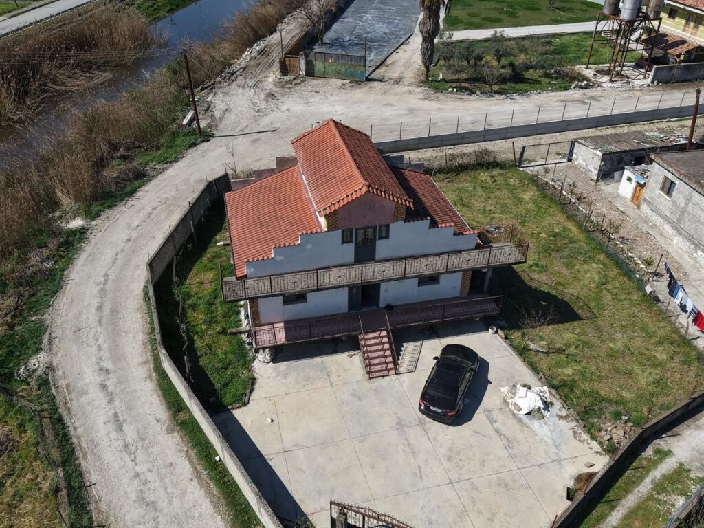 Super Okazion, Vile 2 Kateshe+ Ullishte Per Shitje, Lushnje