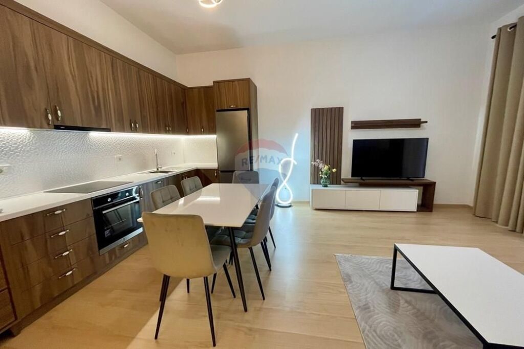 Apartament - Për Qira - Kompleksi Delijorgji, Tiranë