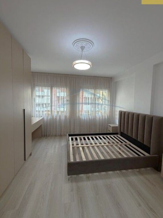 In vendita, appartamento 2+1+2 a “Lin” Yzberisht, Tirana