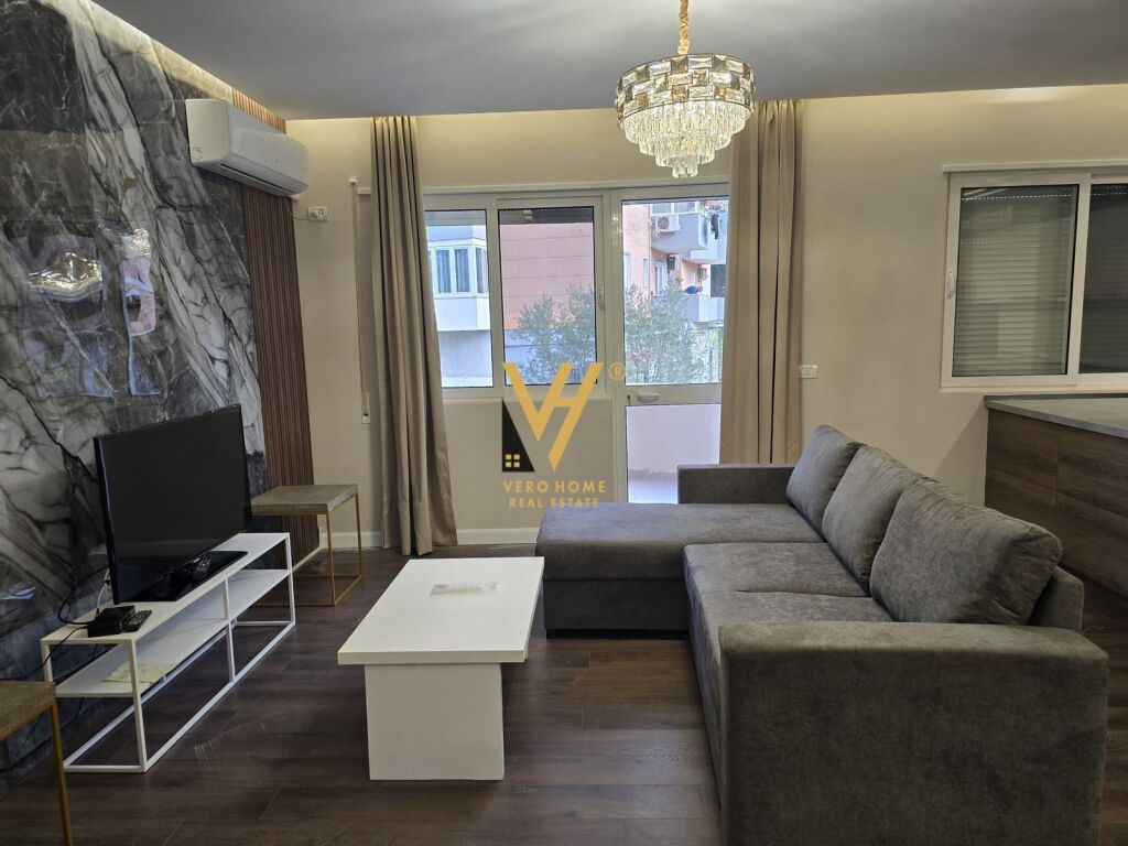 SHITET APARTAMENT 2+1+2 TE KOPSHTI BOTANIK 210.000 EURO