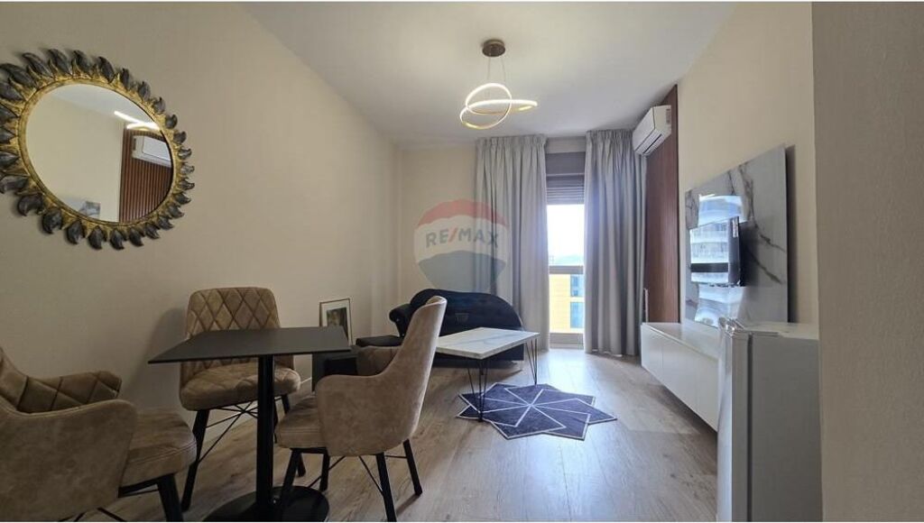 Appartamento 2 +1+2 in Piazza Skenderbej