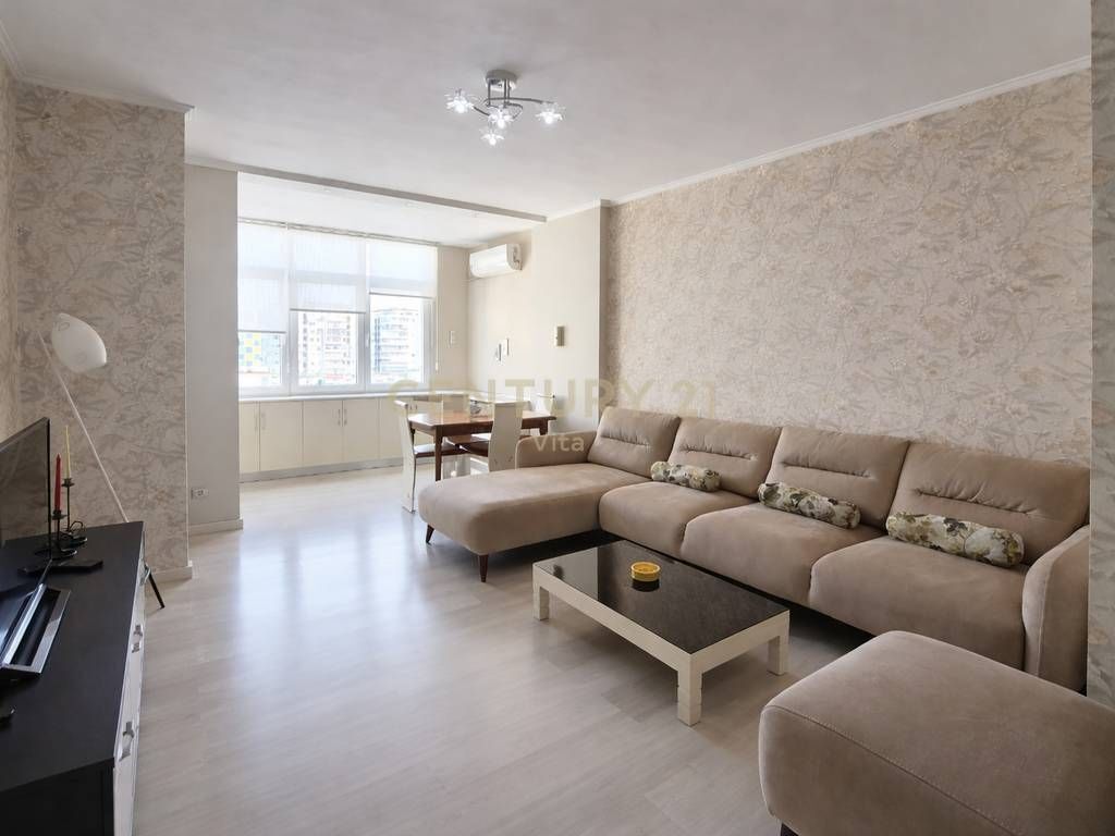 Apartament 2+1 me Qira pranë Markatës së Fruta-Perimeve , Durres !!