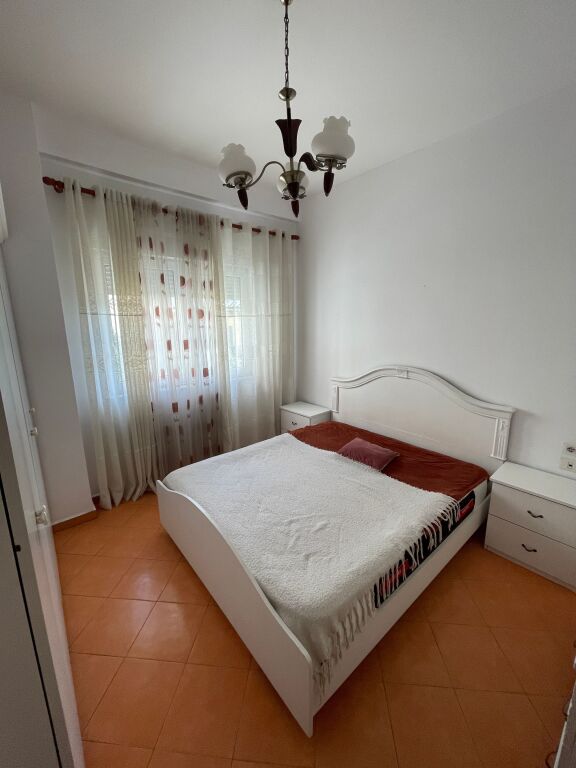 1+1 in affitto in Via Elbasanit