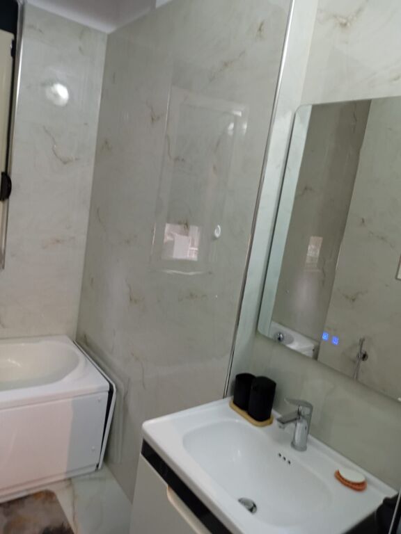 Apartament me qera