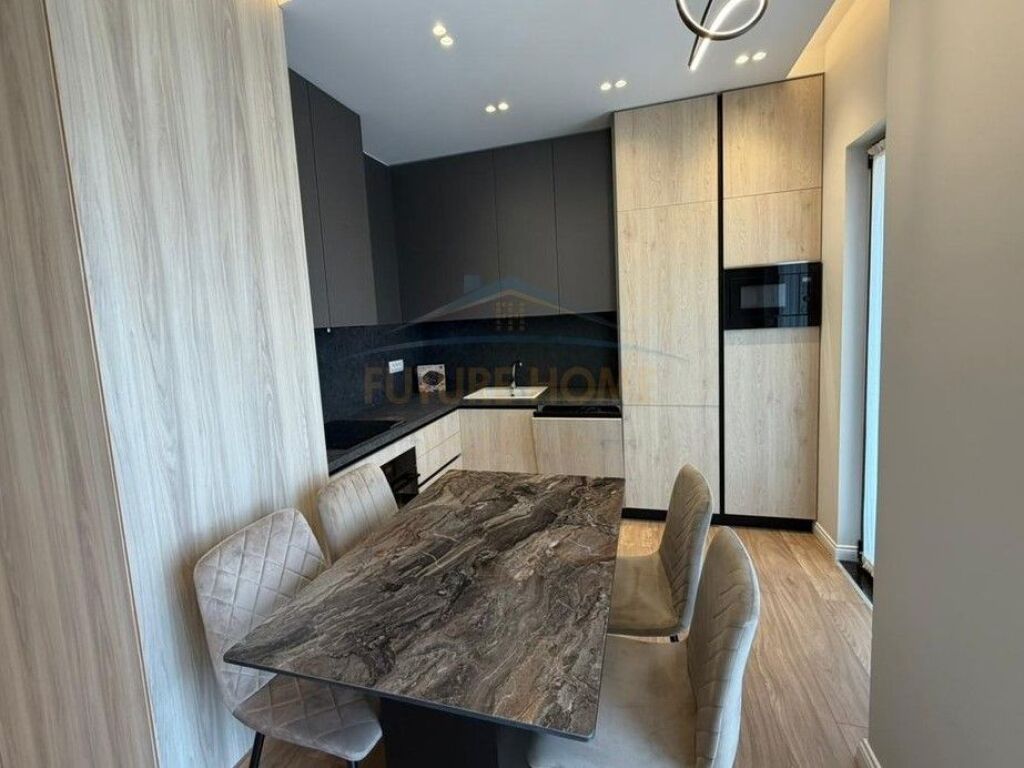 Qira, Apartament 1+1+Post Parkimi, Rruga e Barrikadave, Tiranë.
