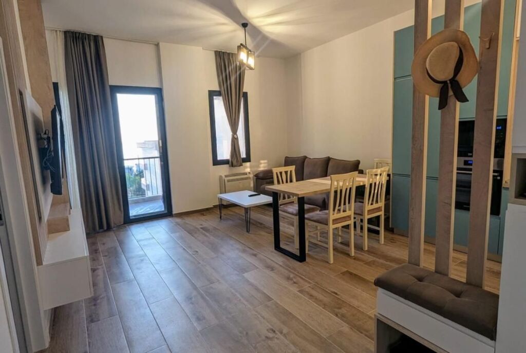 Tek Uji i Ftohtë Ne Vlorë, Shitet Apartament 1+1 Ne Ndertim Te Ri!